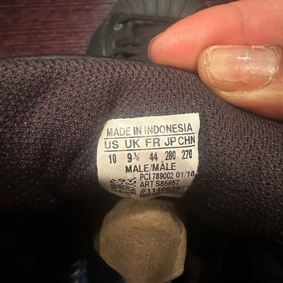 Adiddas men’s all black shell toe sneaker - Picture 5 of 6